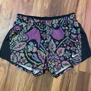 NWT Nike Women's Sportswear 10k Printed‎ Shorts Pixelated Floral Design Colorful